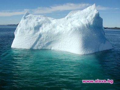 Антарктида „ражда“ айсберг с размерите на Ню Йорк 