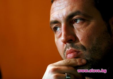 Мутафчиев влезе в книга