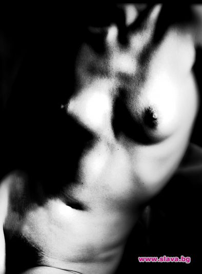 Кандидат-миски шокират с голи снимки