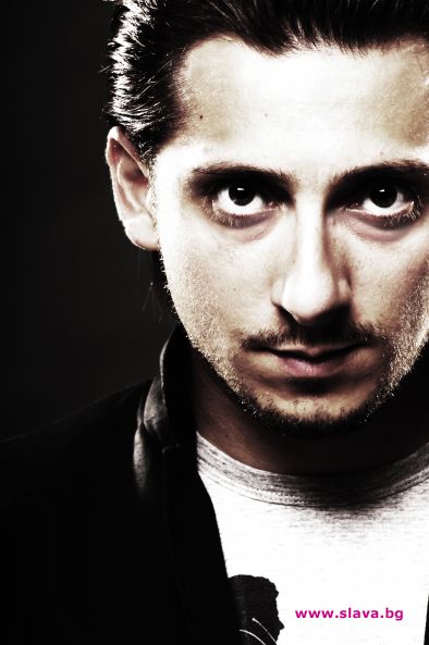 Българско парче сензационно достигна №2 в световна техно класация!