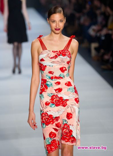 Меки тонове и нежни материи в пролетните облекла