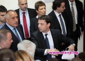 Министър Добрев изгони 3 милиона евро инвестиция