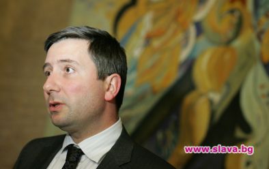 Някога България се надяваше да бъде като Гърция, сега – просто да оцелее