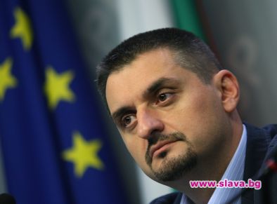 Кирил Добрев лапа по 1 млн. годишно от ток