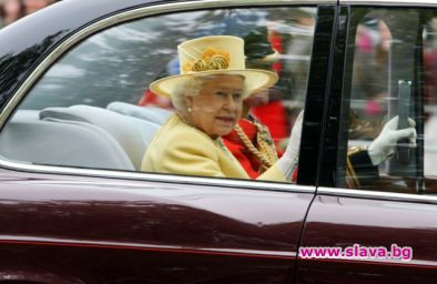 Кралица Елизабет търси шофьор в интернет 