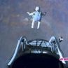 Феликс Баумгартнер скочи успешно от ръба на Космоса