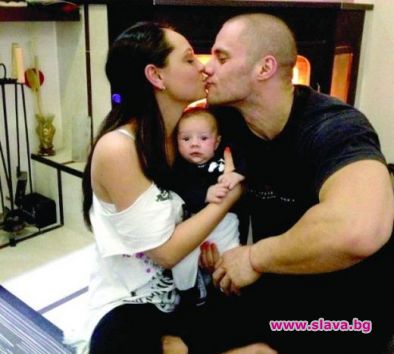 Секретарката от “Столичани в повече” показа сина си