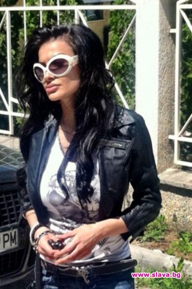 Джорджиа: Пиян ме бутна с колата си и се нахвърли да ме души!