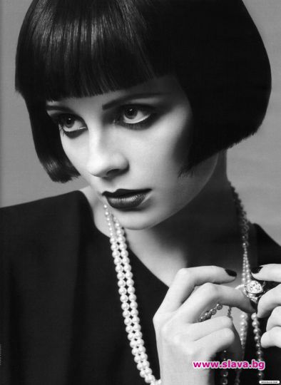 Еротична комикс героиня вдъхнови линия за грим