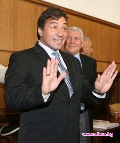 Запорираха хотелите на Маджо