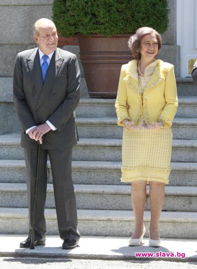 Хуан Карлос си запазва титлата „крал”