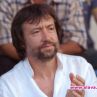 Банев с джипа на жена си на Позитано 20
