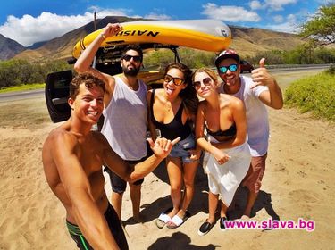 Хванаха Ашли Бенсън гола на плажа 