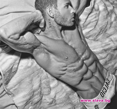 Скот Александър си купи бг град с жителите