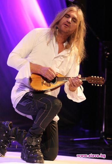 Коцето Калки влезе в манастир на 52