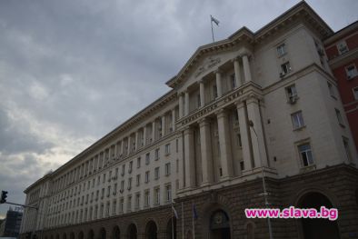 120 000 за вратовръзки и шалове дава МС