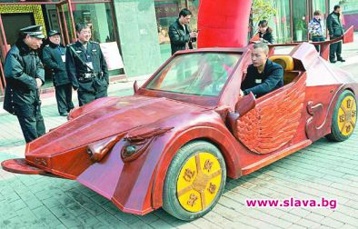 Китаец си издяла дървено „Ламборгини”