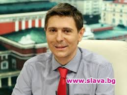 Виктор Николаев преписвал в училище