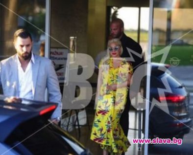Лейди Гага отиде при годеника си в Сърбия
