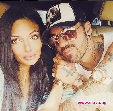 Благой вече знае къде къса с ергенлъка