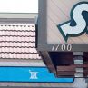 Анджелина и Брад ядат сандвичи в Subway