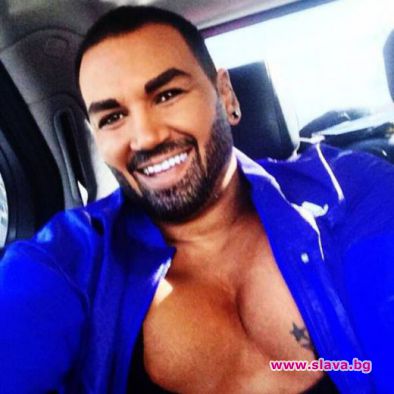 Виц на деня: Азис става културист!