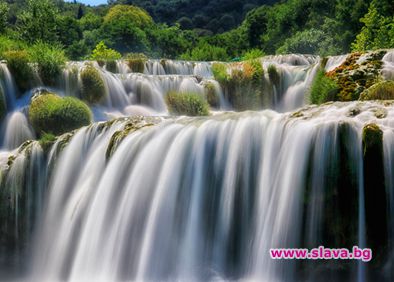 Как Хърватия приема равен брой туристи с нас, но прави 6 пъти повече нощувки и 10 пъти повече пари