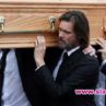 Джим Кери погреба приятелката си