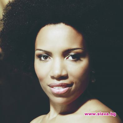 Португалската звезда Лура с концерт в България