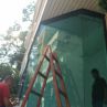 Брат Аргиров напътства строители