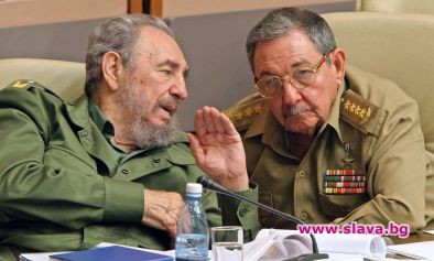 Фидел споделя властта с брат си на 80