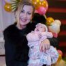 Илиана Раева показа внучката