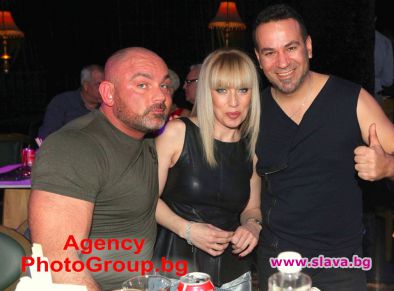 ММА звездата Джон Демел и дует Weil на втория рожден ден на Magnito