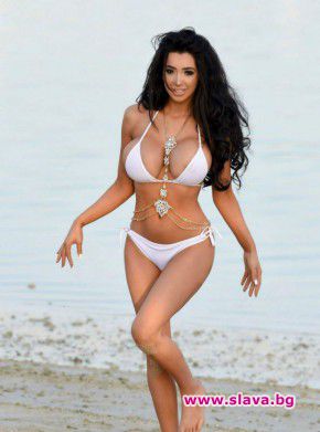 Клои по бански в Дубай