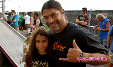 12-годишният син на Робърт Трухильо е новия басист на Korn