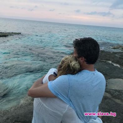 Патрик Демпси на романтична почивка със съпругата си