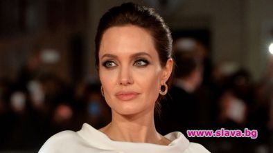  Джоли купи имение за 25 милионa