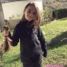 Малката Марая дари косата си на дама в нужда