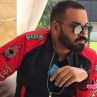 Австрийско радио поздравява слушателите си с песен на Азис