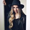 Михаела Маринова заживя с гаджето