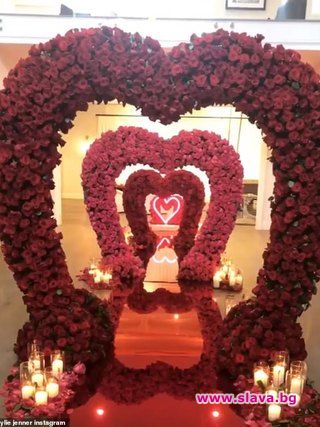 За Свети Валентин: Хиляди рози за Кайли Дженър