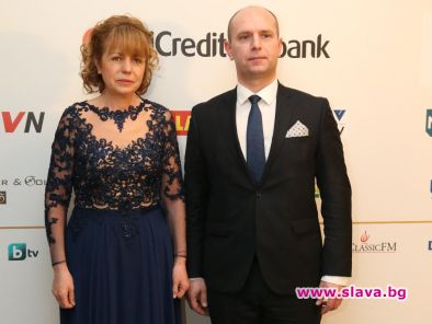 Фандъкова и Ангелкова на Виенския бал в хотел Маринела