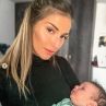 Петканови разходиха бебето край мечки 