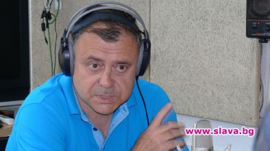 СЕМ мълчи за куп сигнали за далавери на шефа на БНР Александър Велев