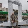 Велислав Минеков с творба в скулптурен парк в Истанбул