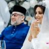 Ексмиската кралица с първи снимки от сватбата