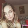 Ирена Милянкова плете мартеници, за да се изържа