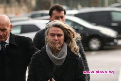 Жената на Божков и една от служителките му остават в ареста