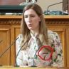 Това Долче за $1 145 ли е, министър Ангелкова?