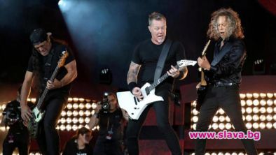 Metallica се събират за концерт, излъчват го на автокино